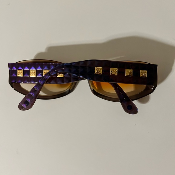 Authentic vintage Chanel 5029 sunglasses - Picture 5 of 15